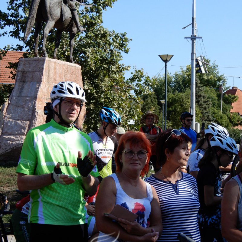 Kerékpártúra az autópályán 28